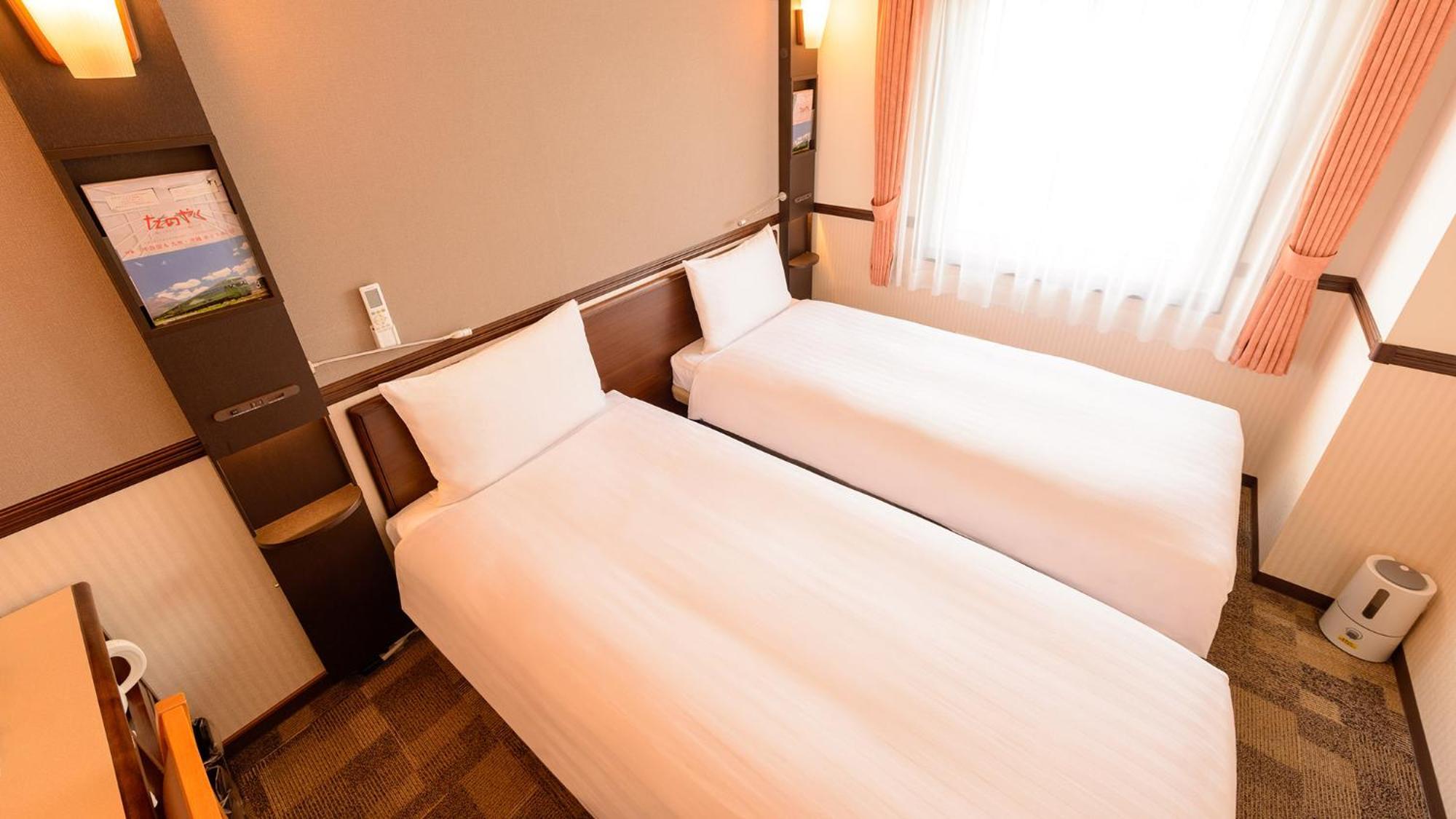 Toyoko Inn Hon-Atsugi-Eki Minami-Guchi Oda fotoğraf