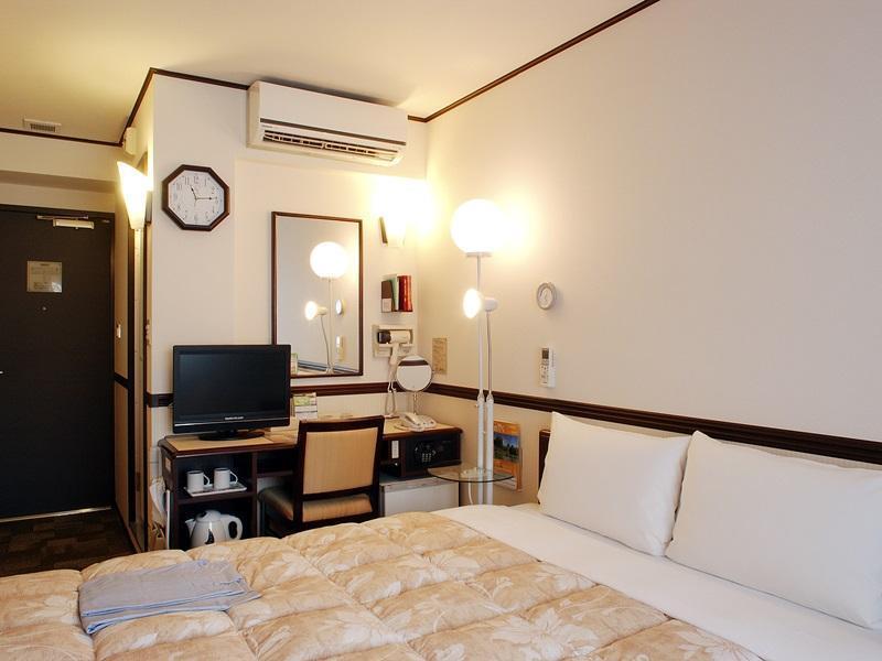 Toyoko Inn Hon-Atsugi-Eki Minami-Guchi Dış mekan fotoğraf