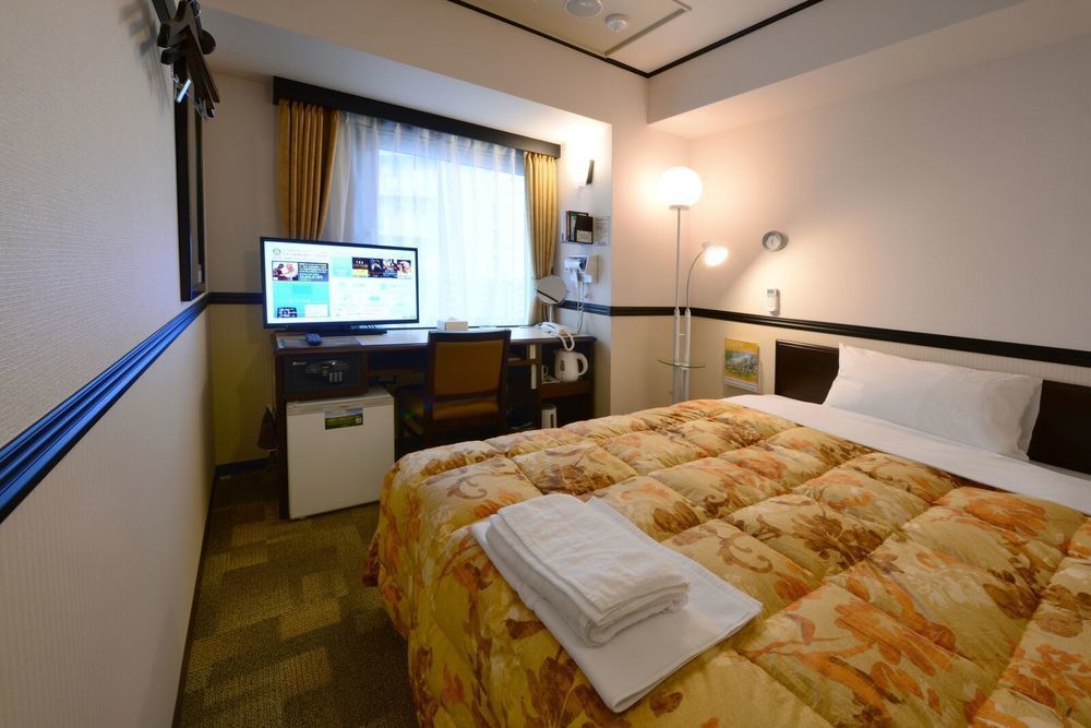Toyoko Inn Hon-Atsugi-Eki Minami-Guchi Dış mekan fotoğraf